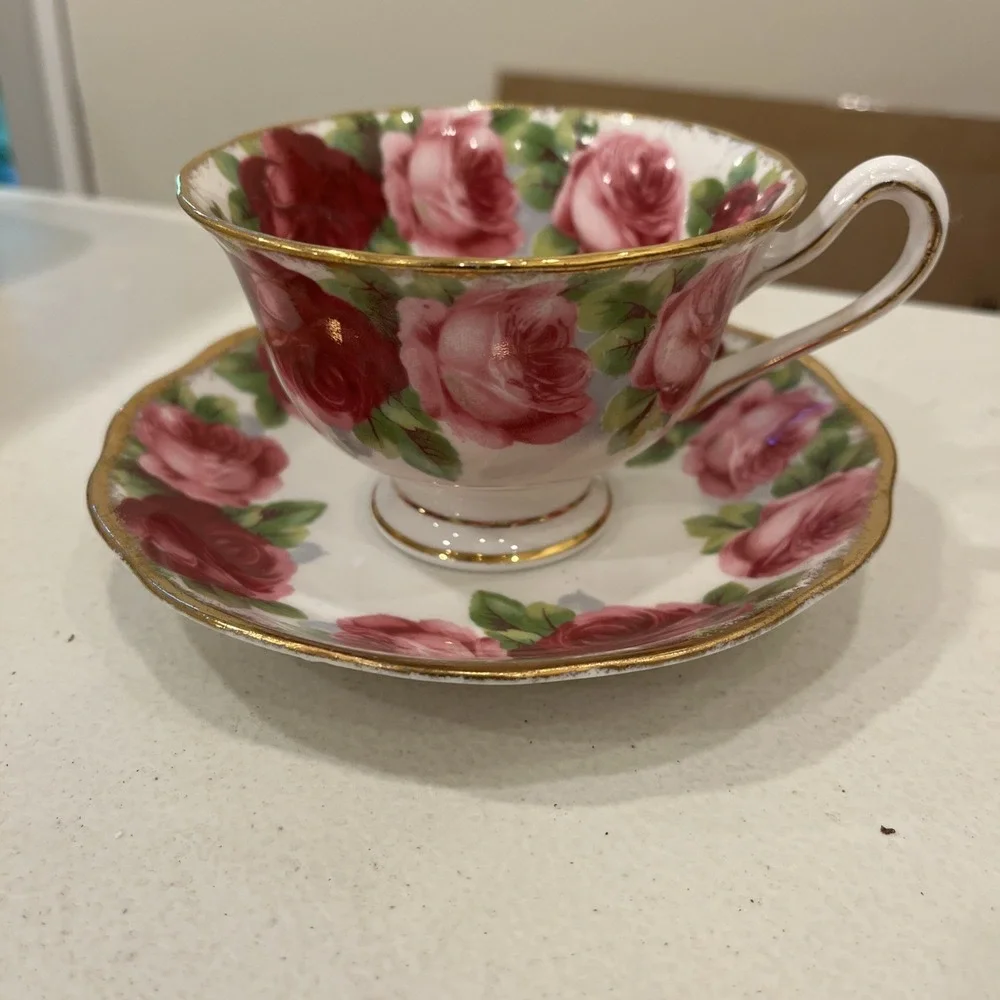 Royal Albert English Bone China Teacup and Saucer Old English Rose